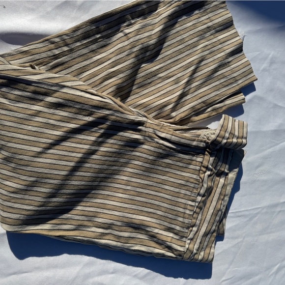 GAP Vintage Petite Striped Beige Capri Pants - Picture 4 of 5